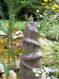Quellstein Wasserlauf Quellstein Wasserlauf